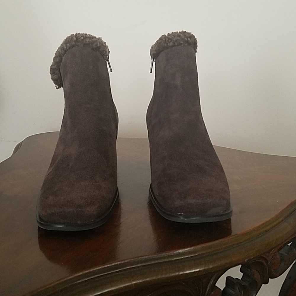 -White Mt.- brown suede booties, 7.5 - Picture 6 of 6